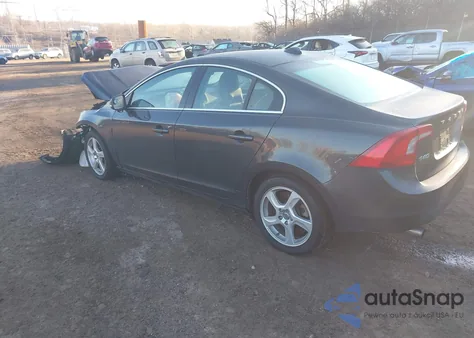 2012 Volvo S60 T5 z USA, uszkodzony, nr VIN YV1622FS7C2096169